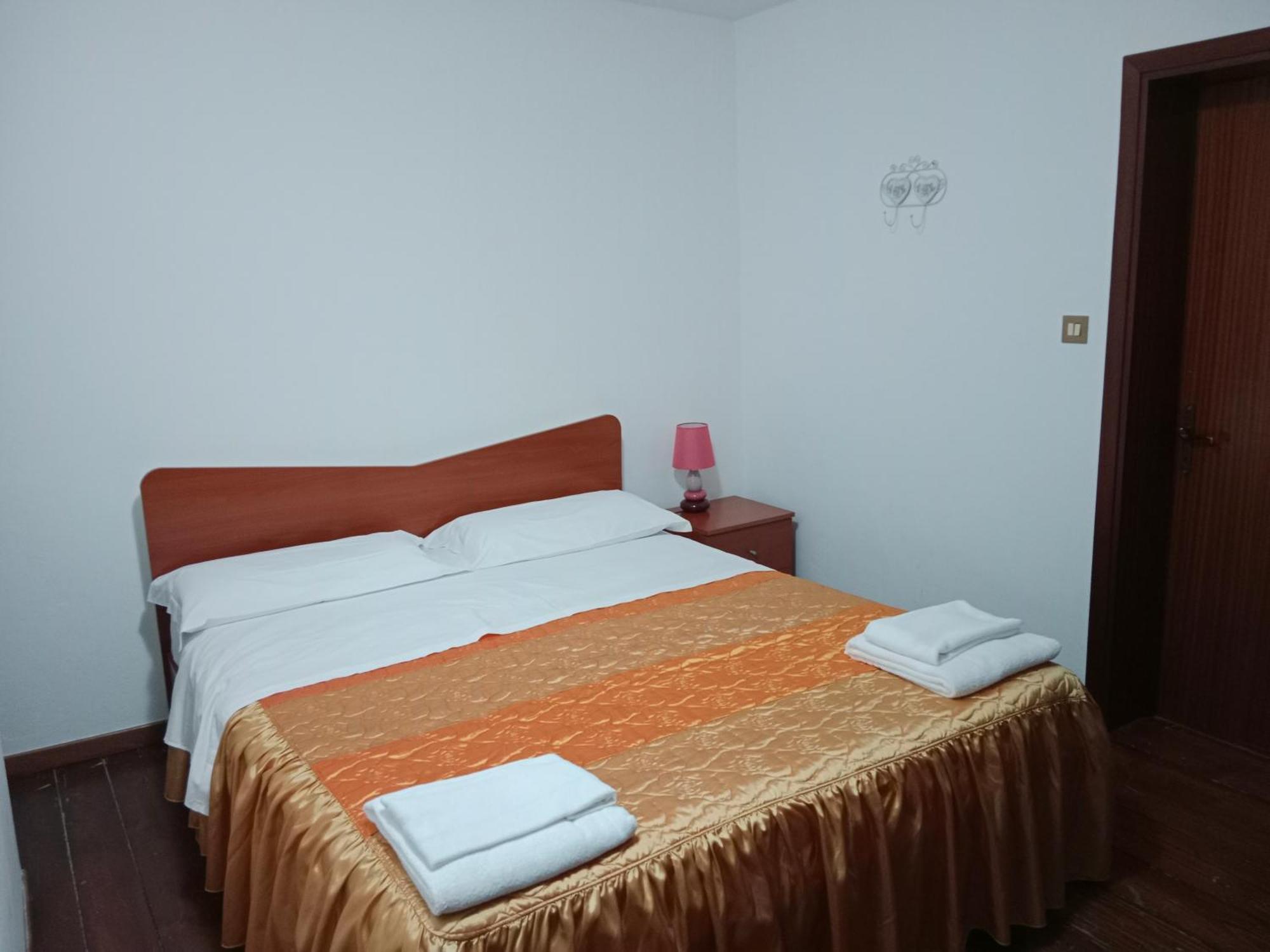 Double Room Private Bathroom
